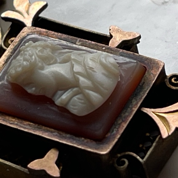 Victorian Gold Mesh Chain Cameo Necklace - Picture 2 of 7